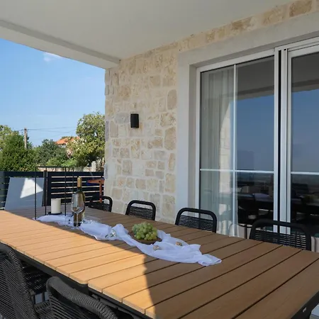 Bella Vista Villa *